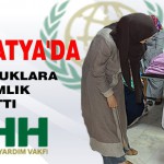 İHH, Yetim Çocuklara Bayramlık Dağıttı