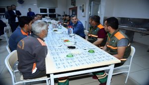 Başkan Çınar,Personeliyle Sahur Yemeğinde Bir Araya Geldi