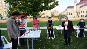 Başkan Çınar, Fethi Gemuhluoğlu Bilgi Evinde Gençlerle Biraraya Gelip, Sohbet Etti