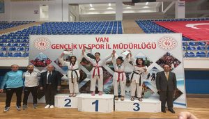 Yeşilyurt Belediyespor Tekvando Takımı Oyuncusu Esra Nisa Dikenli, Türkiye İkincisi Oldu
