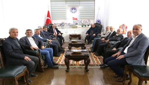 Battalgazi Muhtarlar Derneği’nden Başkan Güder’e Teşekkür Plaketi
