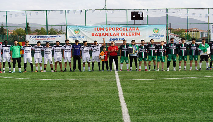 Ödüllü 3.Uluslararası Yeşilyurt Futbol Turnuvası Sona Erdi