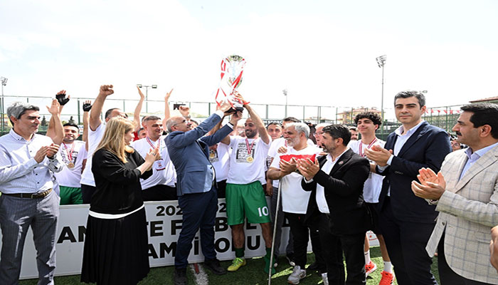 Ampute Futbol Takımı Şampiyonluk Kupasını Aldı