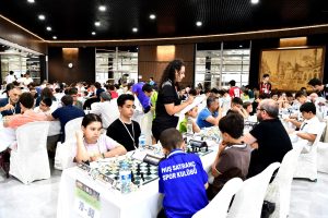 Uluslararası Altın Kayısı Satranç Turnuvası Devam Ediyor