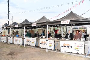100. Yıl Parkı Gastronomi & Kültür Sokağı İle Yüzbinleri Ağırladı