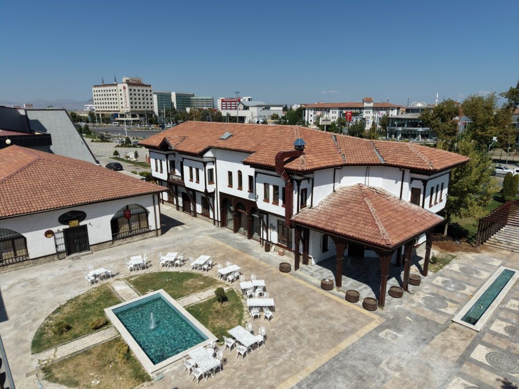 Kerpiç Evler Sosyal ve Kültürel Yaşam Alanına Dönüştürülüyor