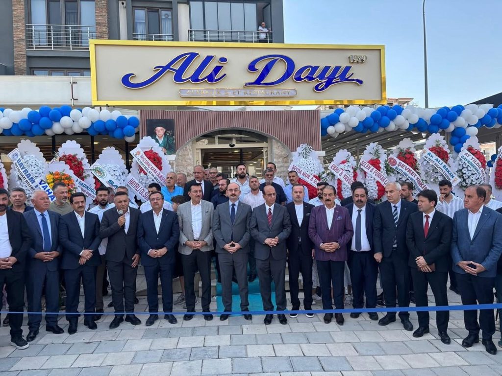 Ali Dayı Balık ve Et Restaurant’ın 6. Şubesi Güngör Caddesi’nde Görkemli Törenle Açıldı